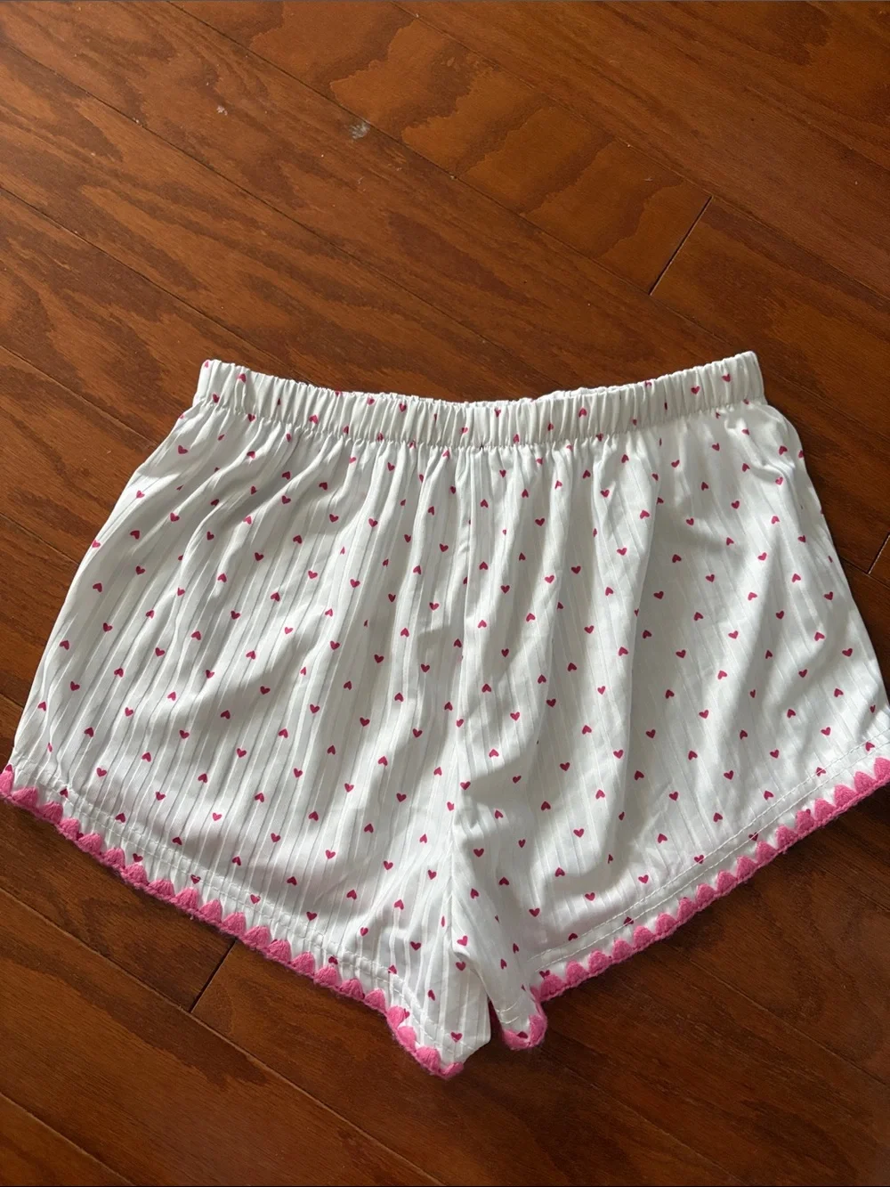 SHEIN White Short Sleeve Heart-Print Pajama Set with Pink Trim